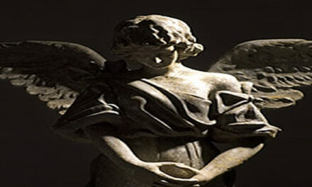 Mysterieuze priester verricht wonder op plek van auto-ongeluk