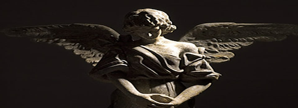 Mysterieuze priester verricht wonder op plek van auto-ongeluk