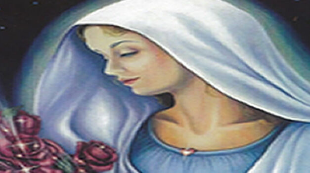 Houten Mariabeeldje op de kast (column)