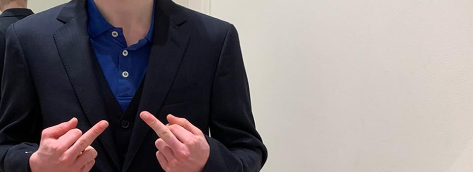 Man (31) wil voetballen en DOUCHEN met tienermeisjes